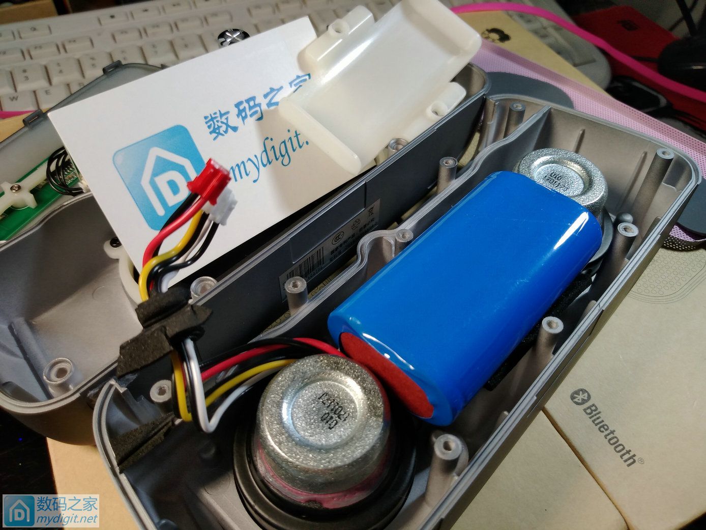 小霸王d50蓝牙音箱拆解视频,比小米更好的音响