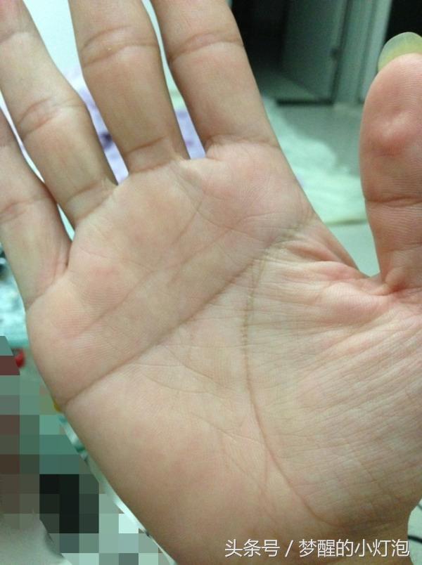 手相三条掌纹各代表什么,手相中掌纹有一条竖线代表什么