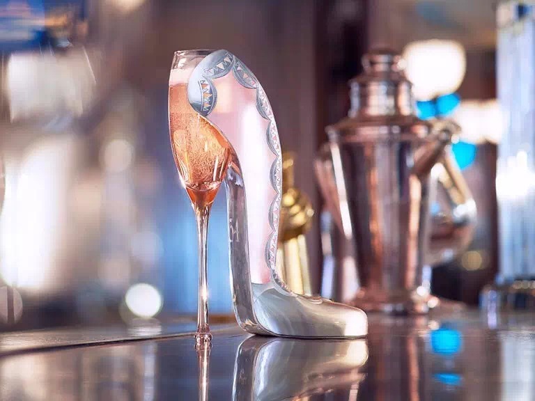 镶金边的高跟鞋！凯特妃最爱，老佛爷钦点，女星们集体买买买！