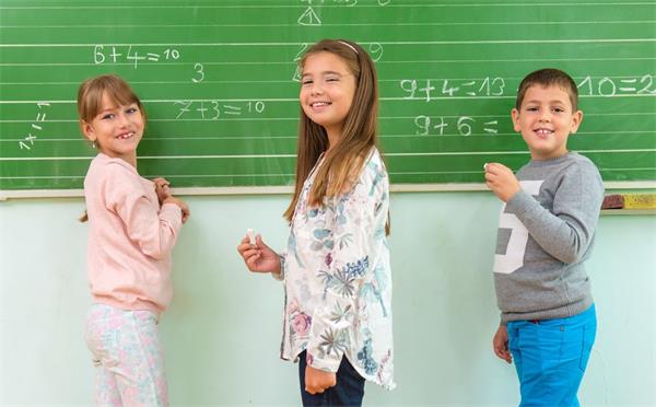 二次根式数学习题精讲合集,极客数学二次根式知识点总结