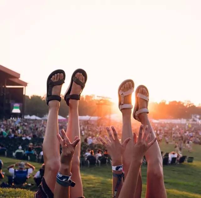 拥有一双拖鞋很重要,给自己做了一双独一无二的拖鞋