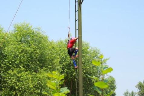弄潮儿足球俱乐部,弄潮儿足球