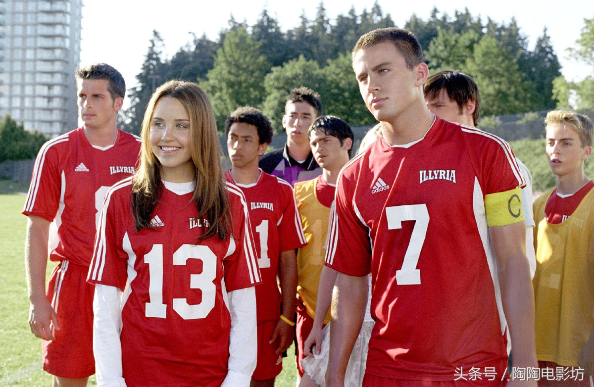 这两兄妹也是够了，为了证明自己的性别，一个脱裤子一个掀衣服