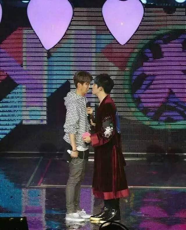 白敬亭鹿晗刘昊然嘎嘎原视频,刘昊然白敬亭鹿晗