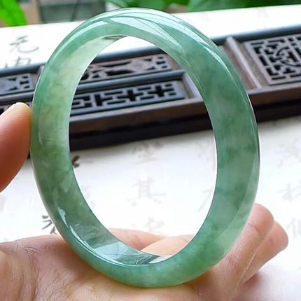 翡翠珠宝小盘点,珠宝排行榜前十名品牌翡翠