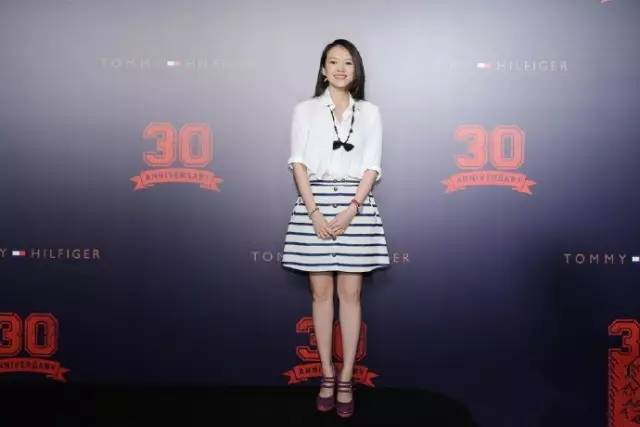 章子怡巴黎时装周白色休闲,章子怡米兰时装周白色裤裙