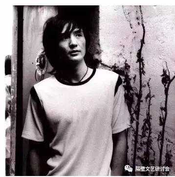 朴树再上《跨界歌王》尬聊上热搜，暌违歌坛十年，江湖上为何总是流传他的传说？