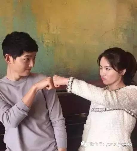 宋仲基宋慧乔白天揽腰秀甜蜜,宋仲基宋慧乔甜蜜太阳后裔