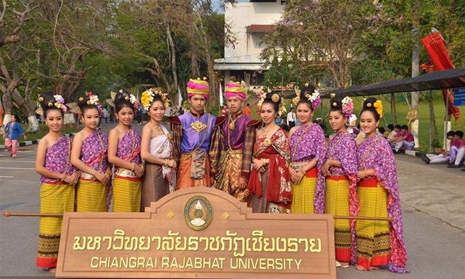 少数民族出国留学优点,出国留学现在有优势么