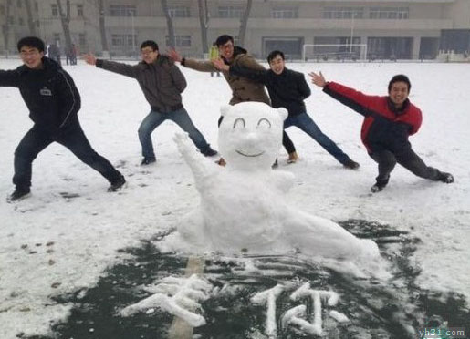 大家都成年人了有什么事不能做,大家都是成年人了有些事没必要说