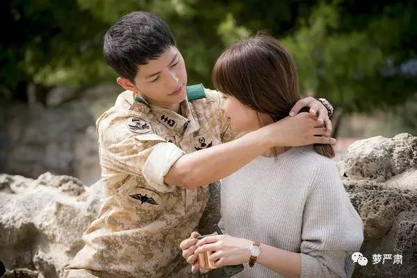 宋仲基宋慧乔白天揽腰秀甜蜜,宋仲基宋慧乔甜蜜太阳后裔