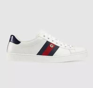 杨幂的最近穿的运动鞋,杨幂穿的薄荷绿运动鞋