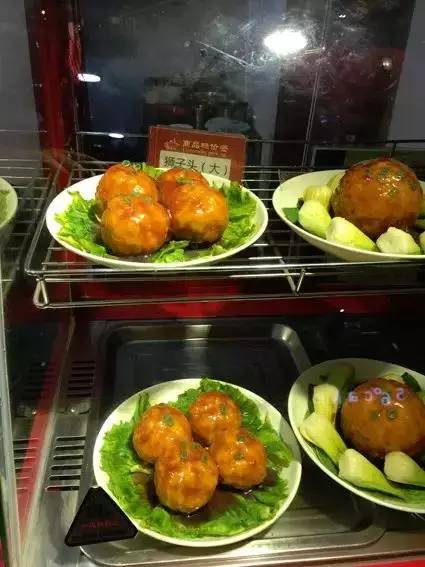 开封鼓楼广场离鼓楼夜市近吗,开封鼓楼夜市营业到几点