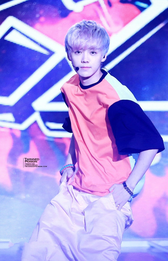 跑男第五季鹿晗关晓彤,跑男第五季鹿晗陈赫贾玲撕名牌