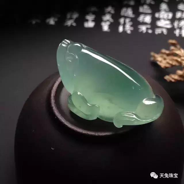 翡翠雕刻太阳轮的寓意,翡翠雕刻锦灰堆的寓意