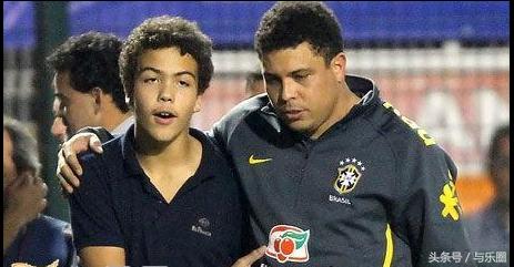 最强足球基因！外星人罗纳尔多之子入选巴西U18不成才才怪！