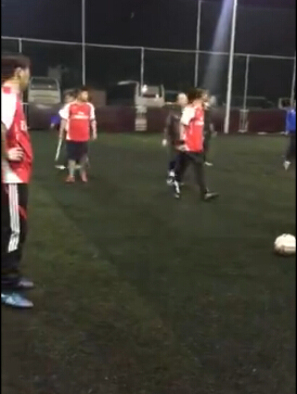 武汉足球俱乐部打人事件,中国业余足球打架斗殴视频集锦