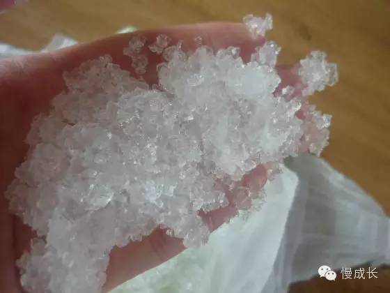 夏天用纸尿裤会捂屁股吗,小孩儿用纸尿裤和尿布哪个好