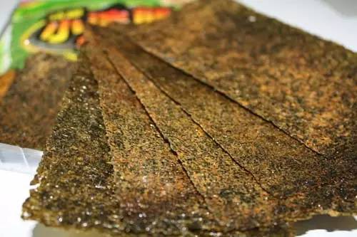 办公室必备的小零食攻略 (办公室零食10大必买攻略)