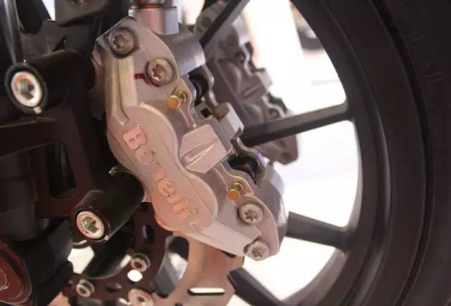 蓝巡300新款价格,300蓝圈夜光效果