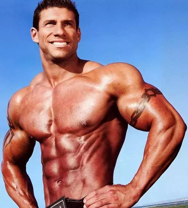 17分钟300次深蹲,30分钟站立虐腹运动