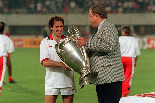 ac米兰荷兰三剑客进球集锦,荷兰三剑客时期的米兰的主教练