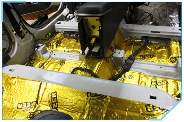 上海音豪汽车音响改装,荣威550隔音条安装