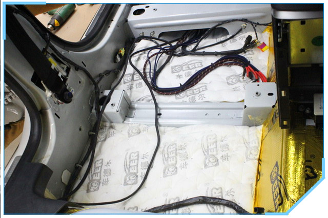 上海音豪汽车音响改装,荣威550隔音条安装