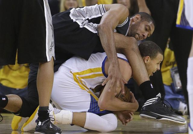 蒂姆邓肯是大前锋还是中锋,邓肯历史第一大前锋原视频