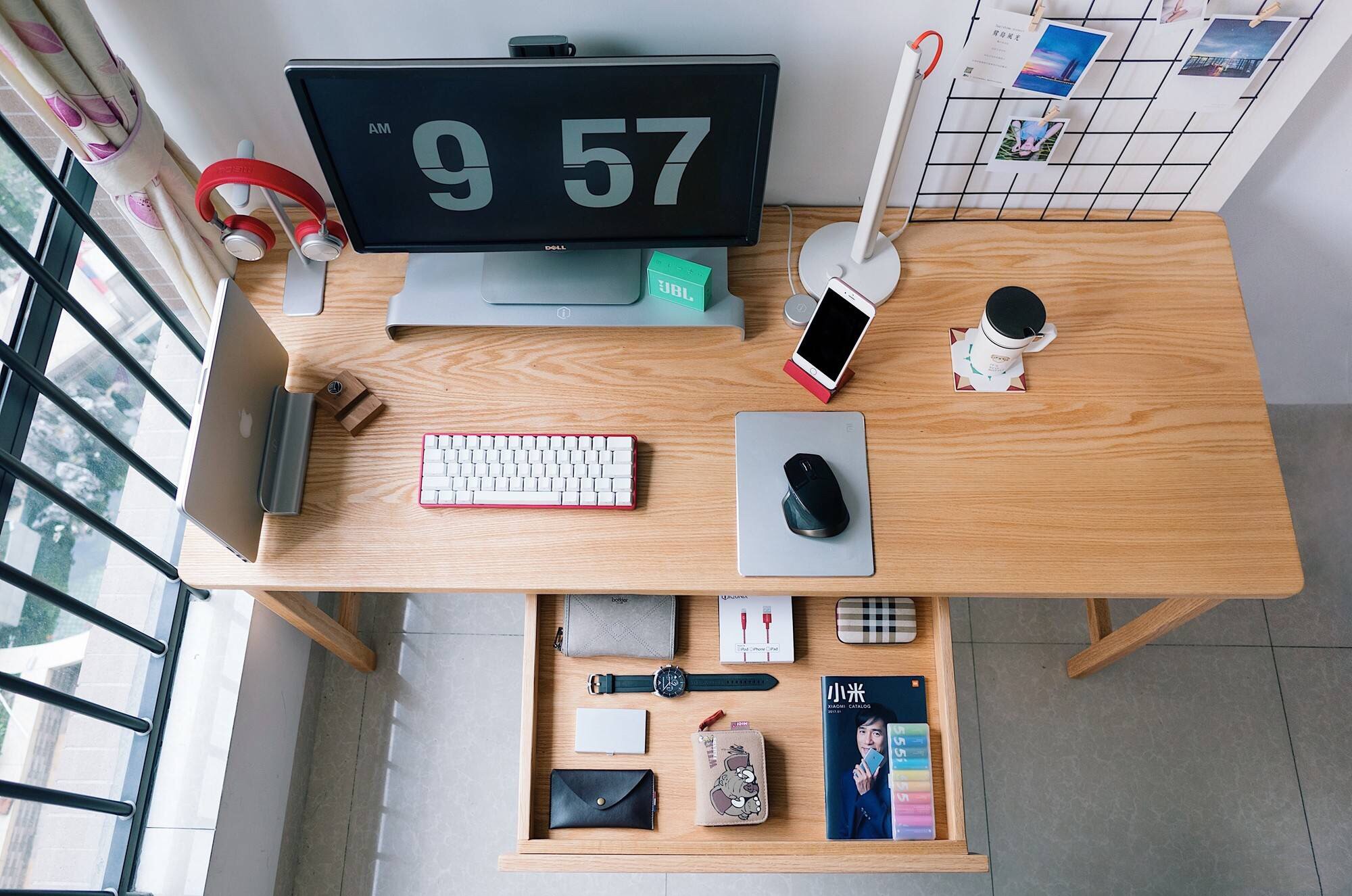 一张有味的书桌会成为你一个寂静的港湾