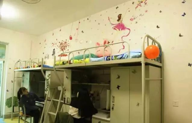 学长带你逛校园西安翻译学院,西安翻译学院学姐带你练口语