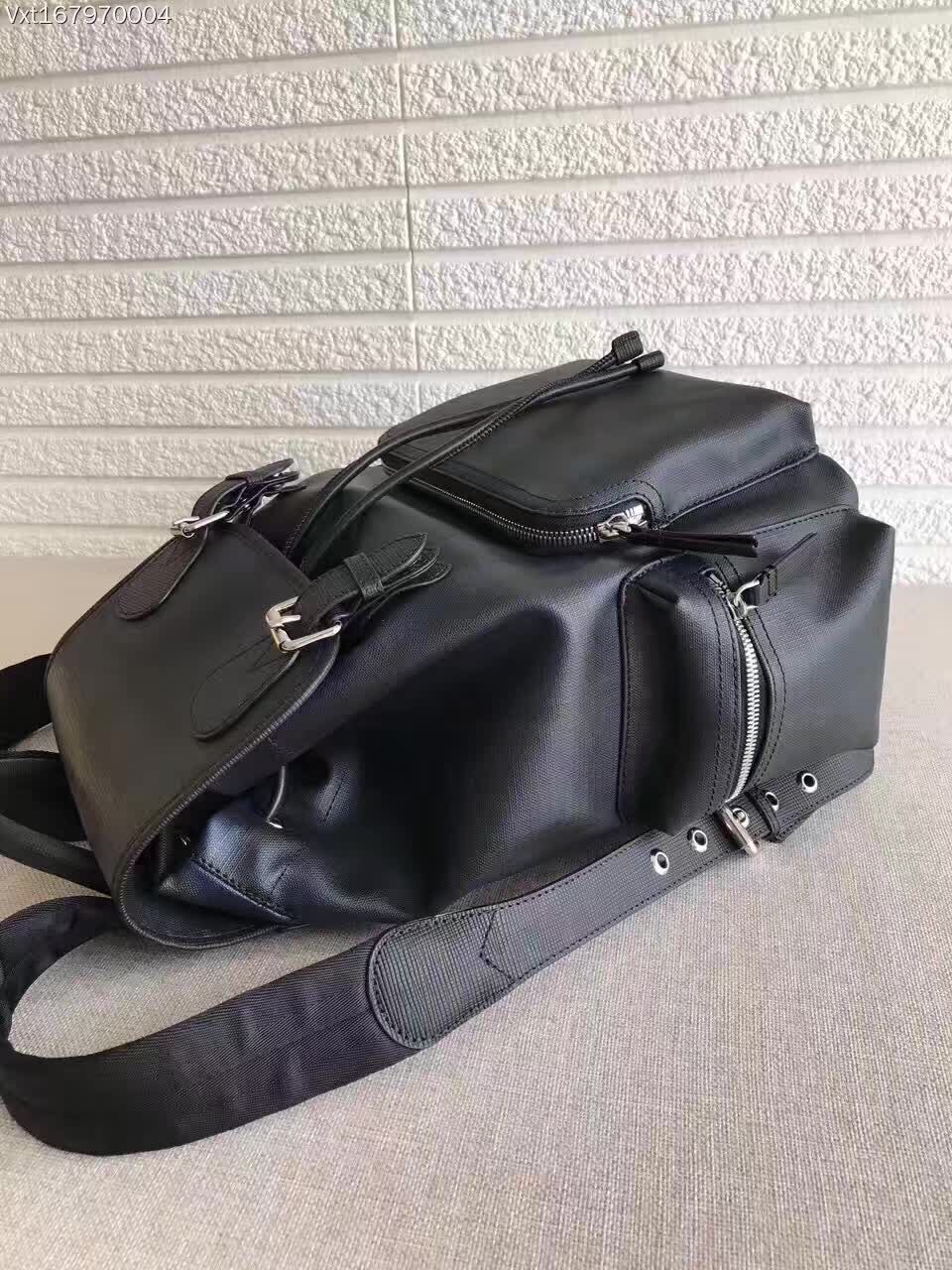 巴宝莉双肩背包经典款过时了吗,巴宝莉双肩包里有madeinchina