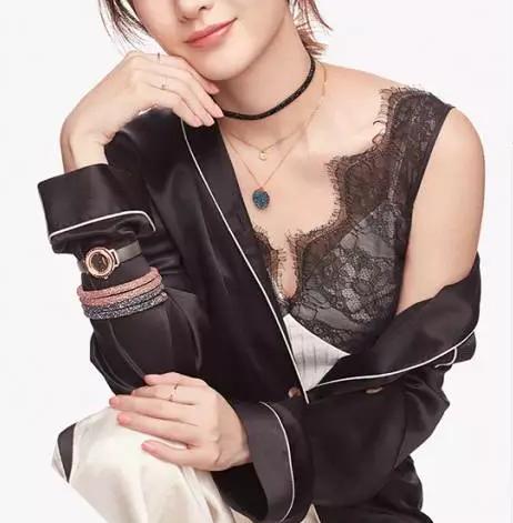 夏天必备的时髦首饰好物,夏天就该有件闪闪亮的首饰