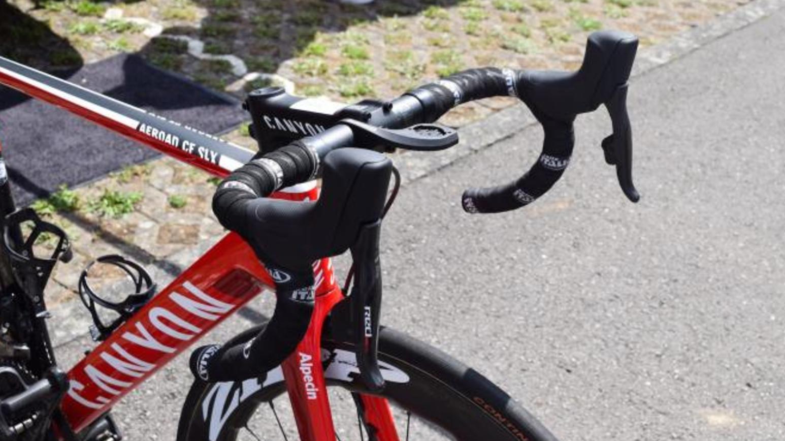 环法名车｜揭秘托尼马丁的CanyonAeroadCFSLX“红色喀秋莎”