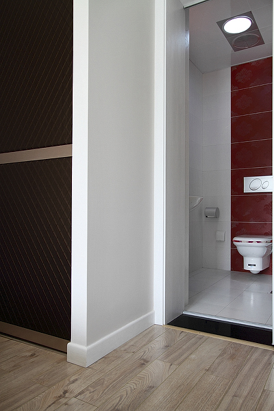 武汉老园艺师为讨好老伴,毅然把卧室窗台巧变花园式榻榻米!