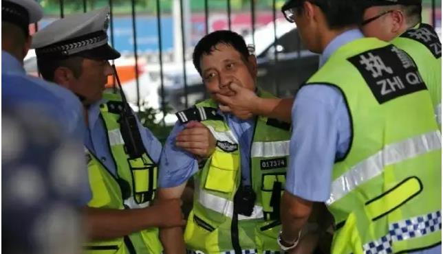 高温中暑急救,高温工地中暑急救视频