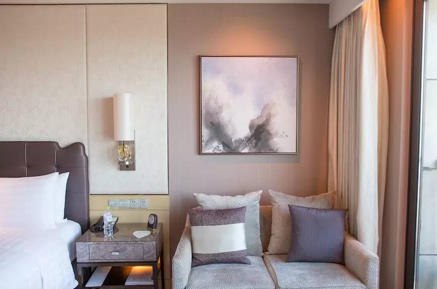 一天吃四五顿饭不长肉才怪,一天吃四顿不胖都不行