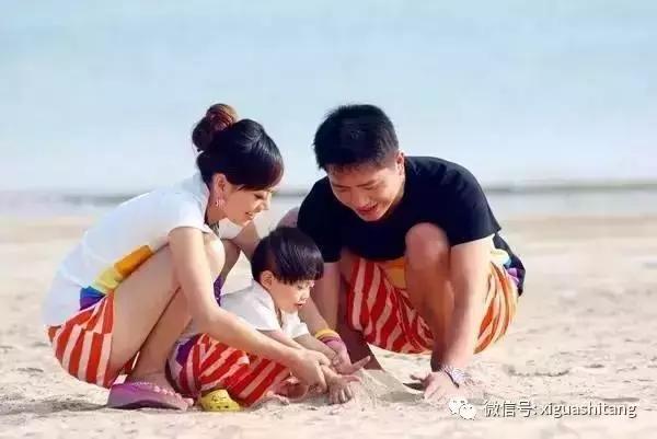 去海边玩一定要记得这些小知识,去海边玩不要把身体埋在沙子里