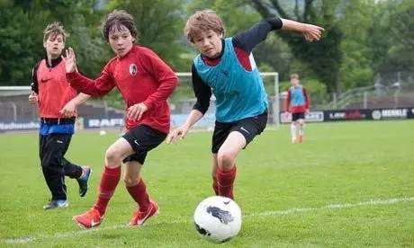 时隔一年再次捧起大力神杯,连续三次得到大力神杯有多难