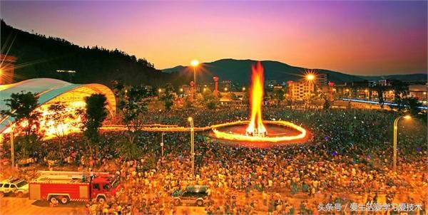 汉族人在云南过火把节,云南火把节是哪个少数民族