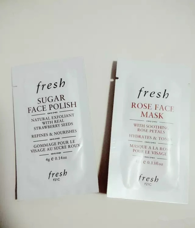 补水面膜好还是补水精华液好,哪种补水面膜补水效果好