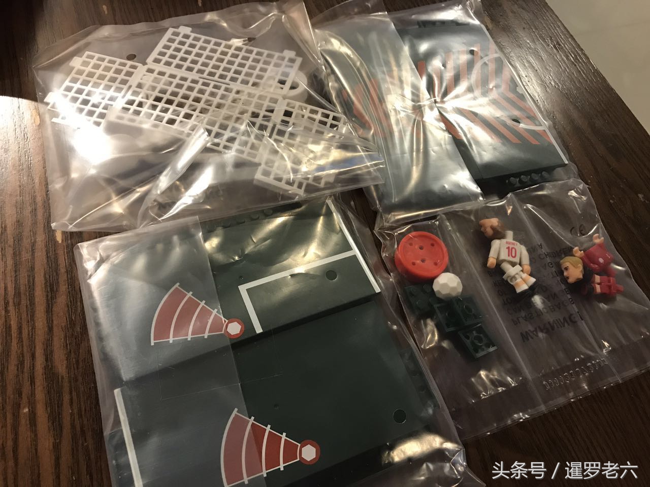 泰国街摊买了盒“死球地带”鲁尼、乔哈特都在！一盒只要20元！