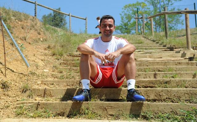 哈维与巴萨续约,哈维希望巴萨续约登贝莱