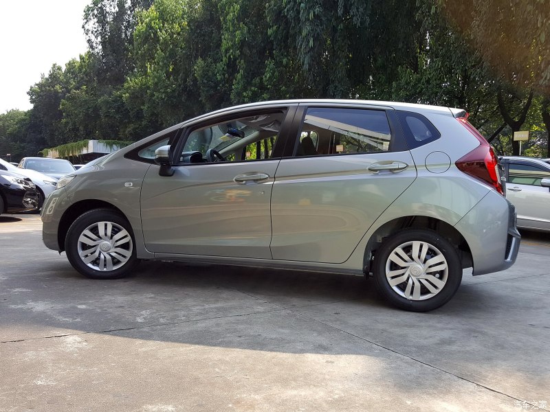 平民超跑王位交替新评本田飞度gk5,小型车评测