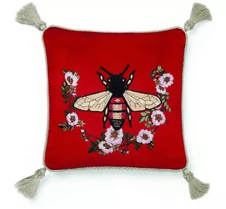 gucci创意插图,gucci要礼盒装还是礼袋装