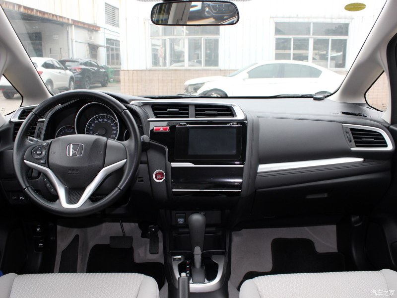 平民超跑王位交替新评本田飞度gk5,小型车评测