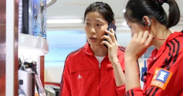 中国女排朱婷年薪,中国女排血拼