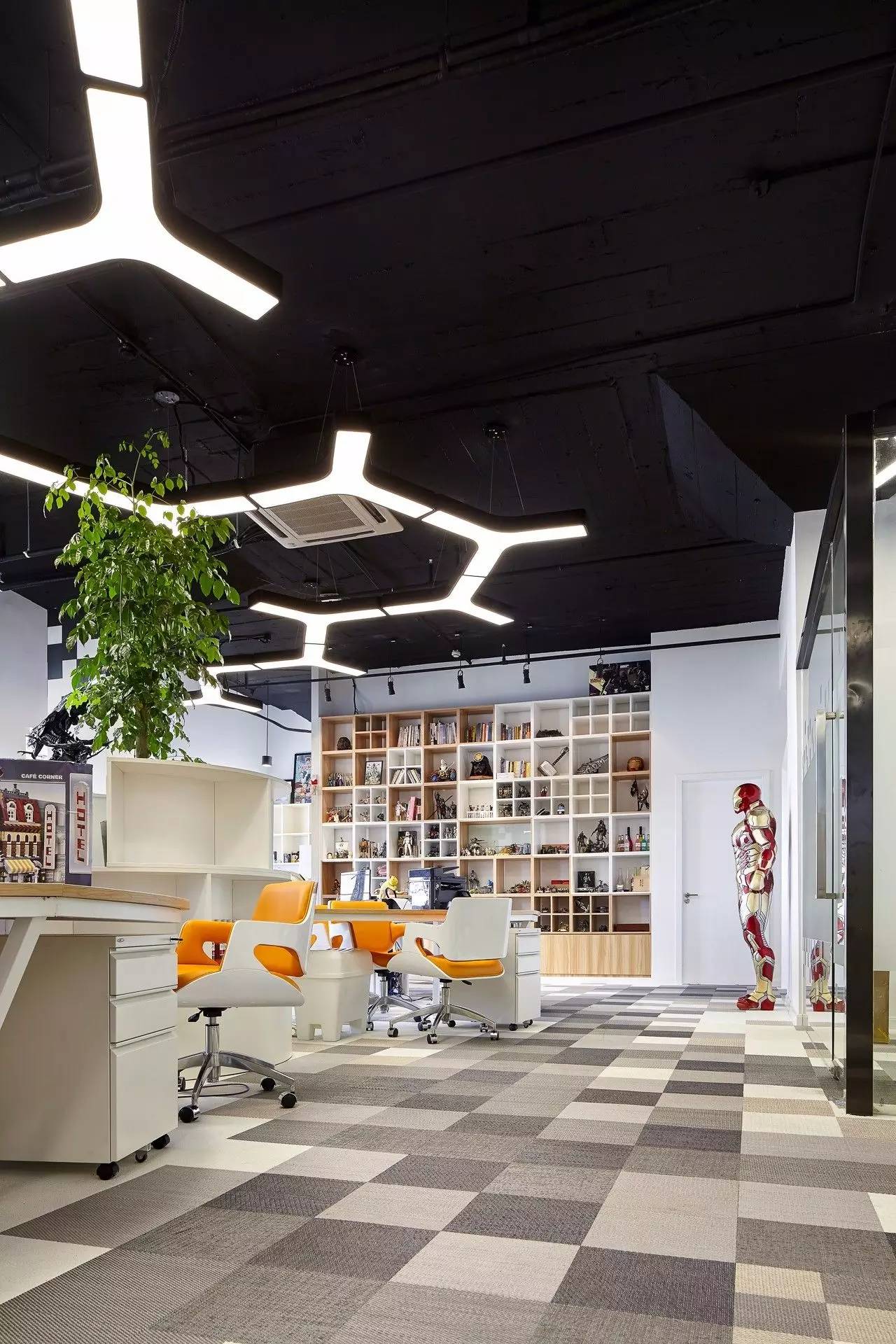 爱情公寓里面的角色都是什么工作,爱情公寓主角的工作到底是什么