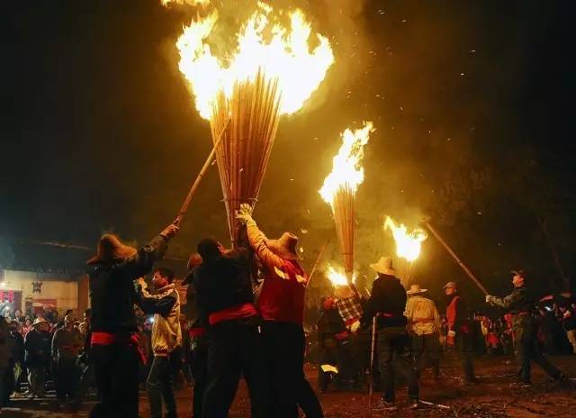 最近什么地方有火把节,火把节哪里比较热闹