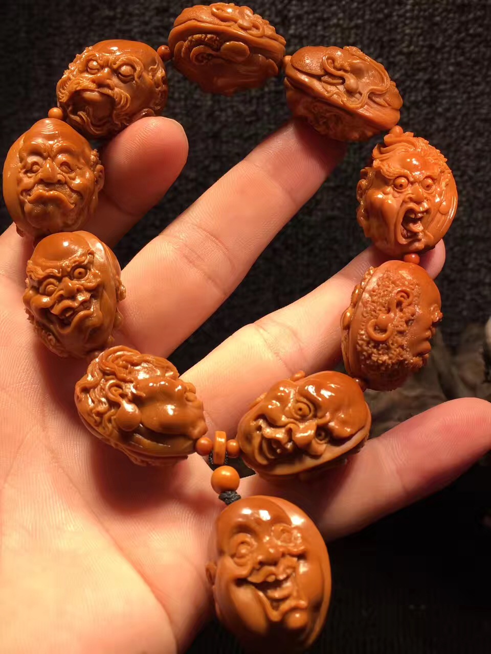 橄榄核纯手工核雕关公,纯手工橄榄核核雕